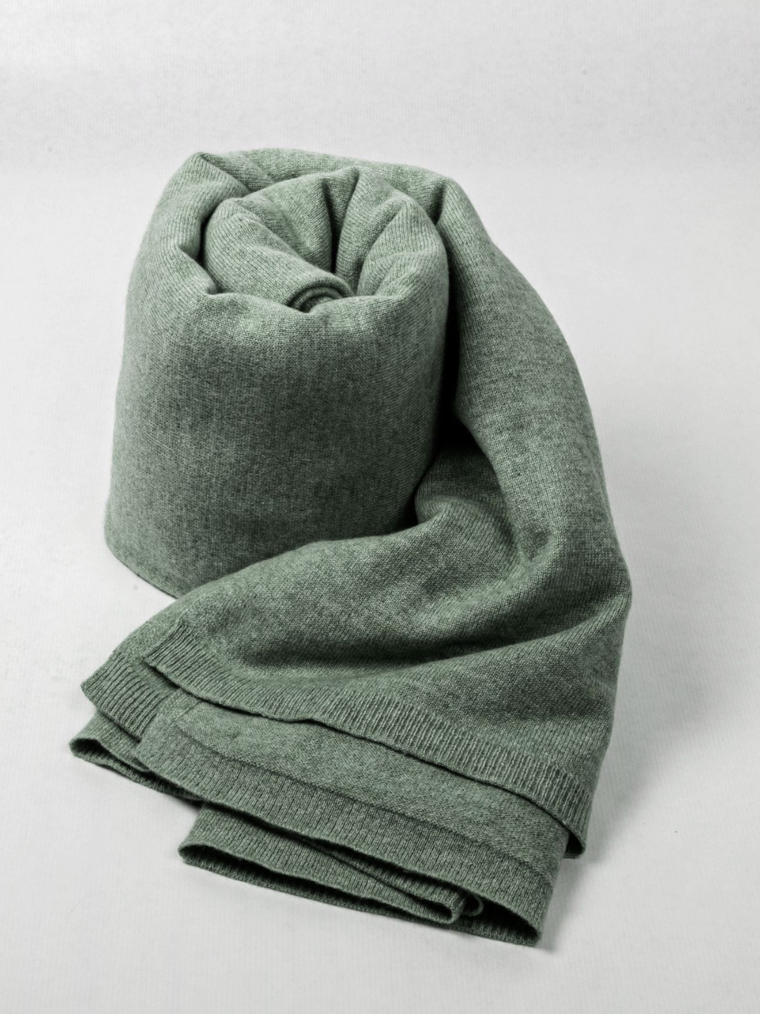 Cozy Classic Cashmere Blanket